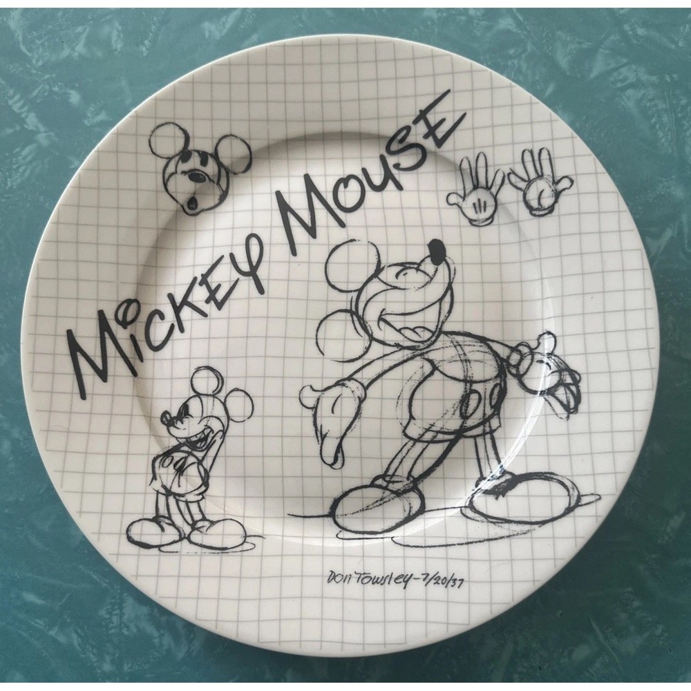 2008 Mickey Mouse Sketch Book 8" Salad Luncheon Dessert Plate Disney Don Towsley